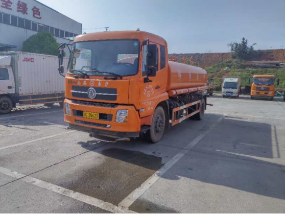 灑水車(chē)
